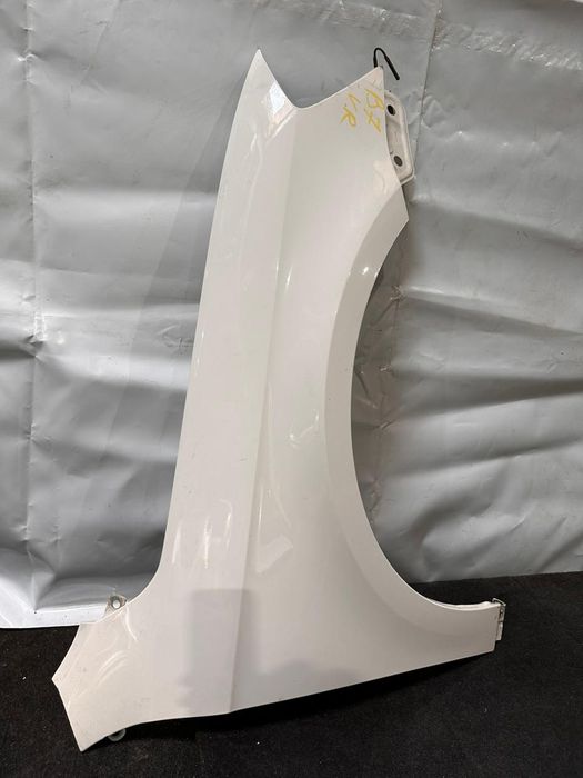 Привозное крыло переднее правое Passat B7