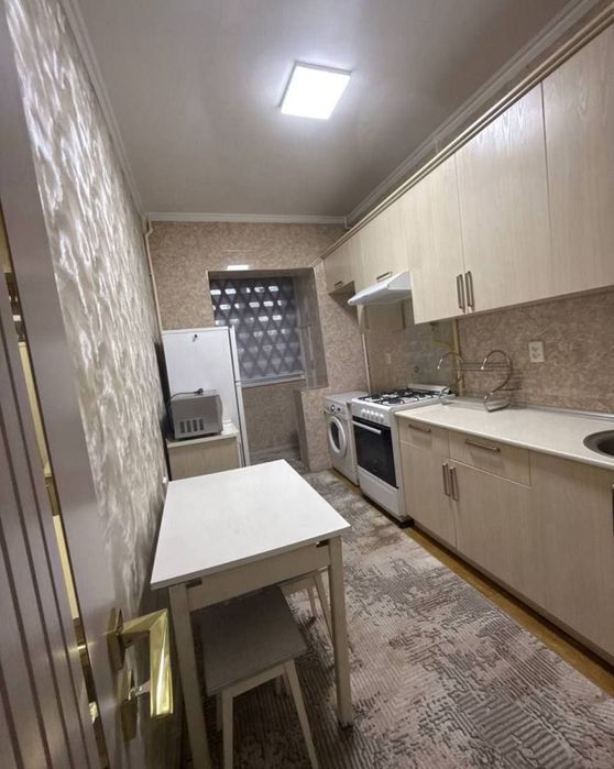 Срочно Продаётся Ойбек 3/5/9 с мебелью техникой ремонт хороший !