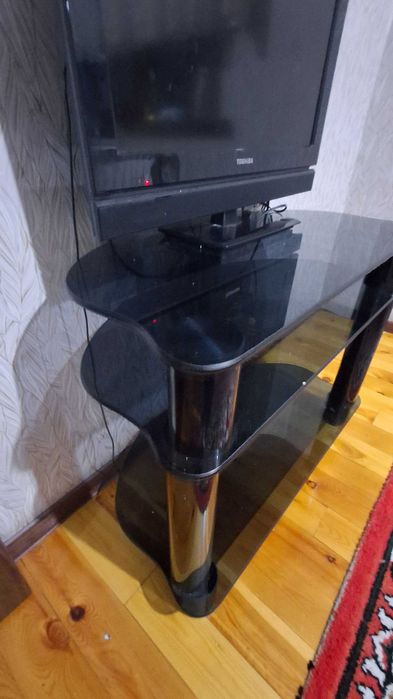 Телевизор и подставка