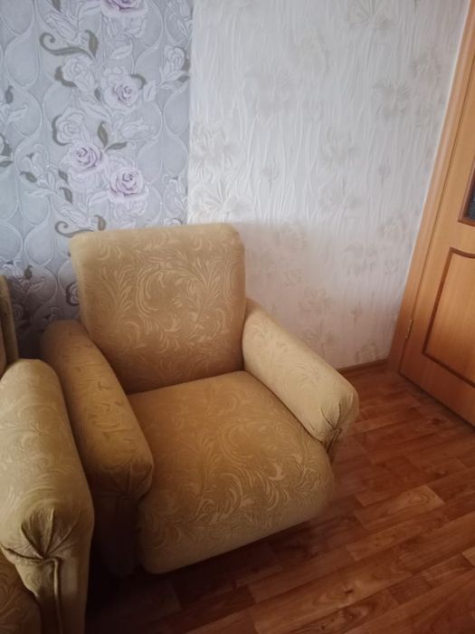 Диван и два кресла