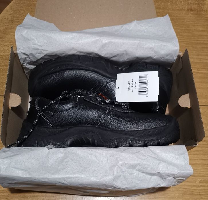 Обувки  N°42 и N°41