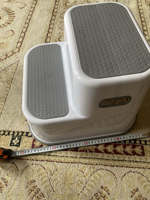 Стульчик  табурет пластиковый