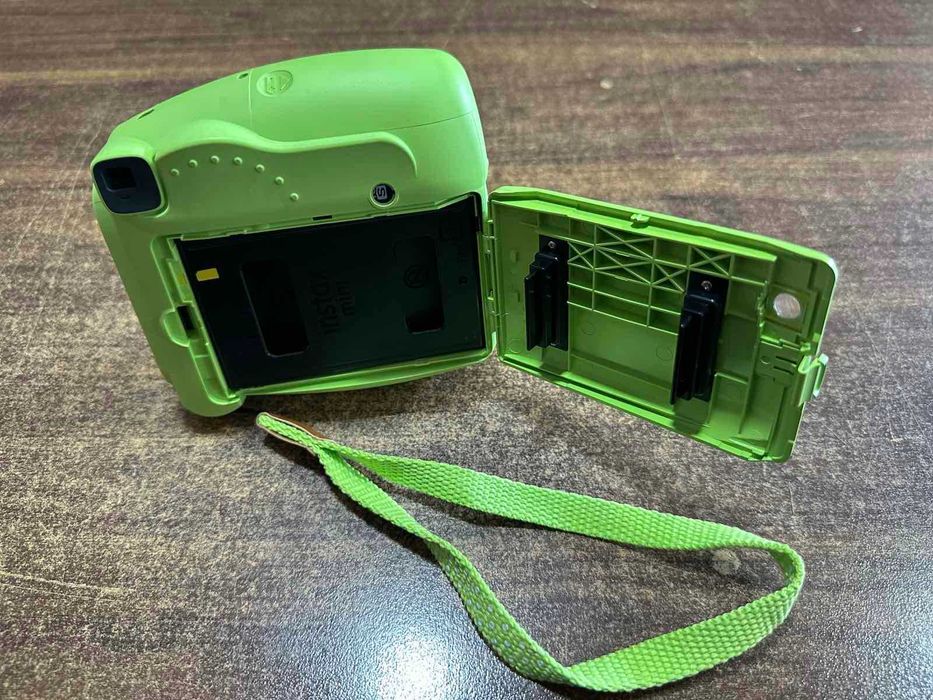 Fujifilm Instax Mini 9 – фотоапарат за моментни снимки
