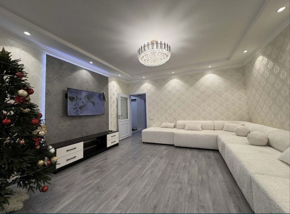 Продается 4х комнатная квартира в центре ойбек