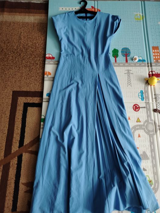 Продам платья вечерние