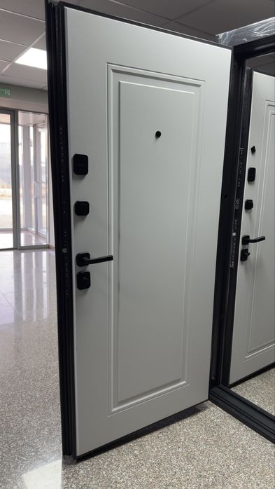 Входные двери со склада