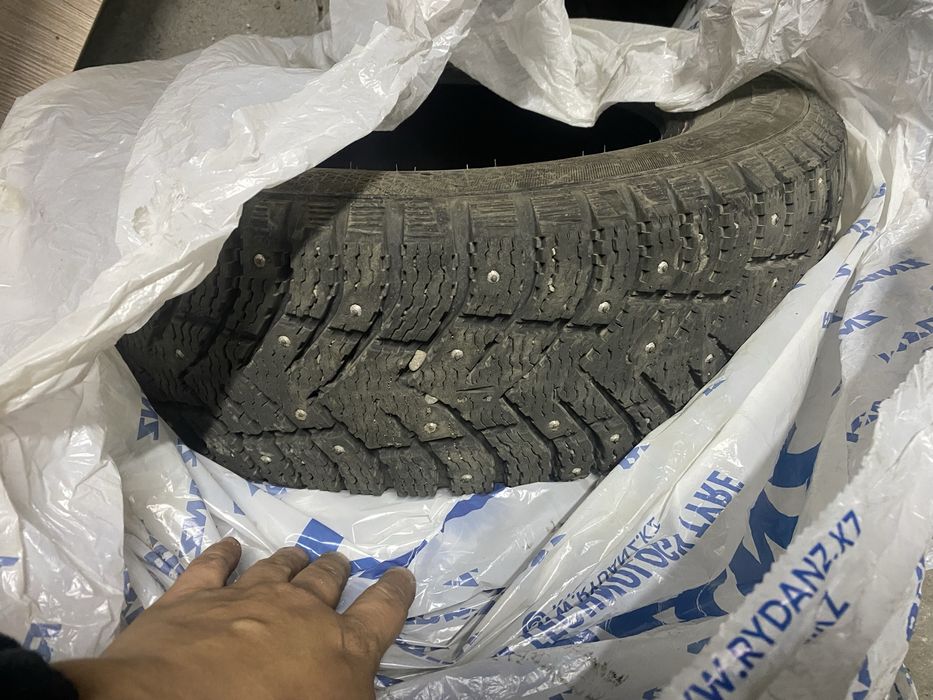 Продам шины комплект зимние!