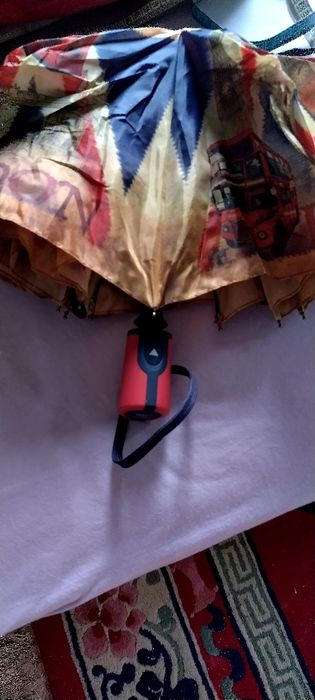 Автоматичен чадър