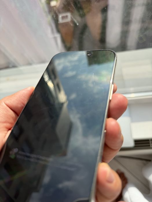 Iphone 16 pro серебристый. Не вскрывался