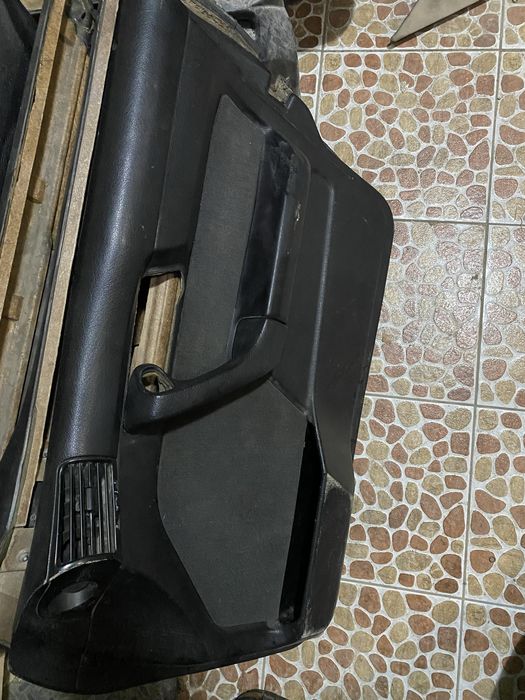 Обшивки, дверные карты на бмв е 34