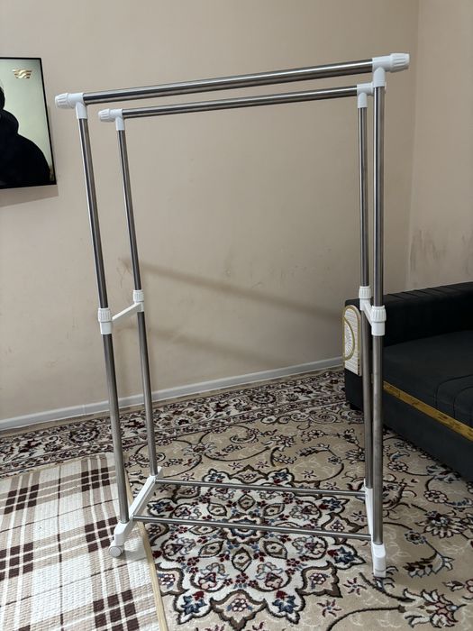 Диван,ковер,вышилка