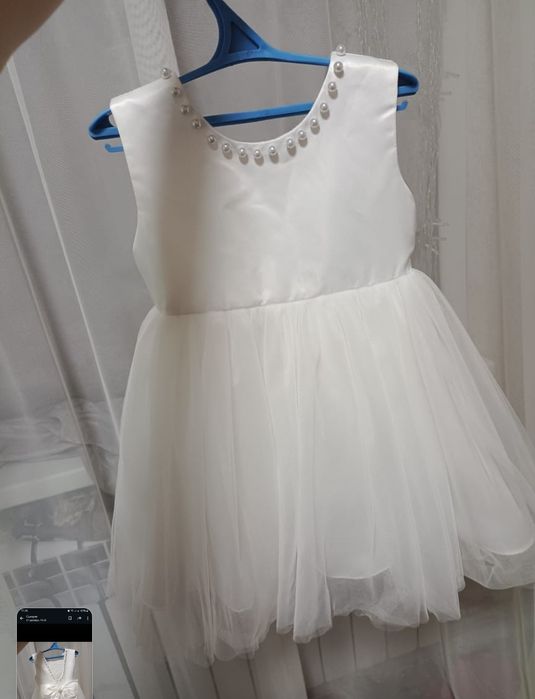 Продам Платья 4-5 лет