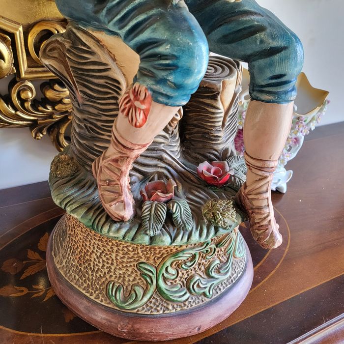 Огромна италианска порцеланова фигура