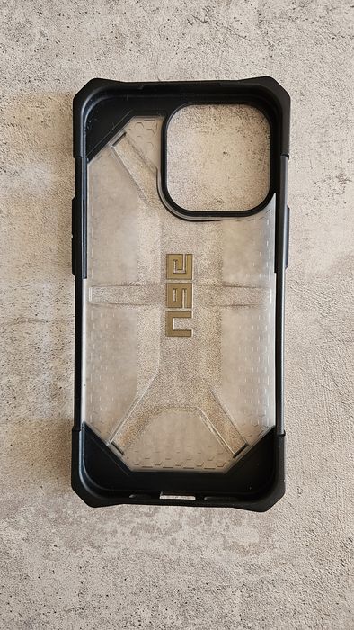 Чехол UAG Plasma на Iphone 13 pro.