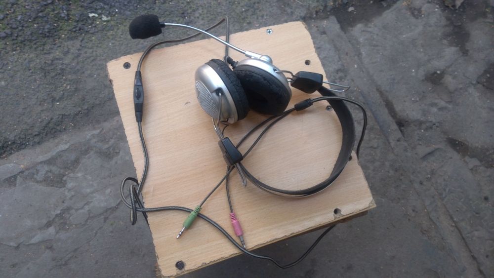 Наушники проводные разные