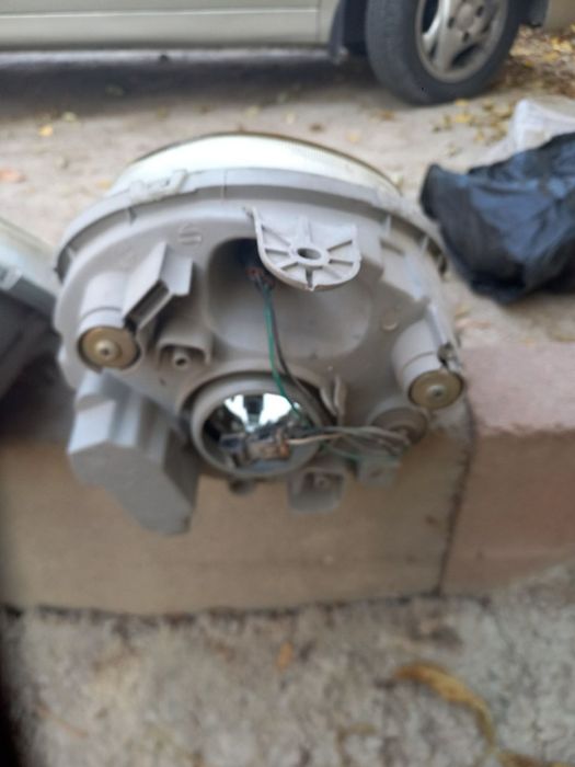 Продаются Матиз передние фары.