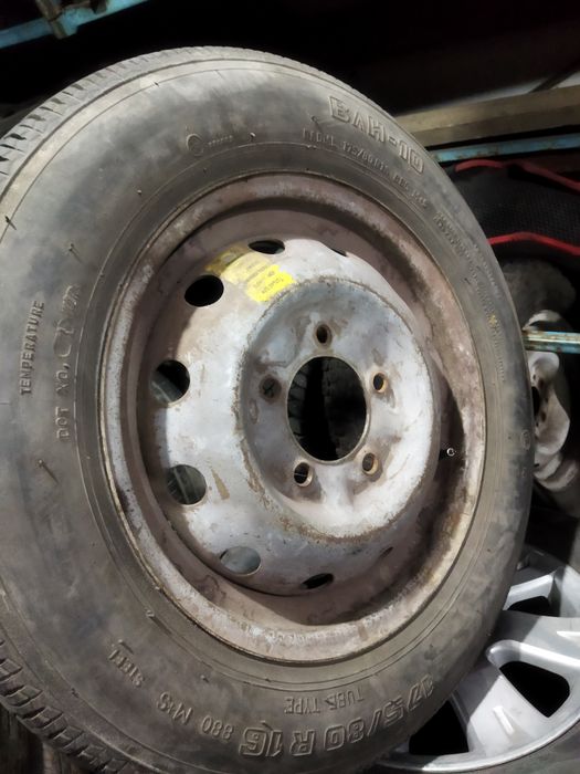 Колесо от нивы 175/80/16