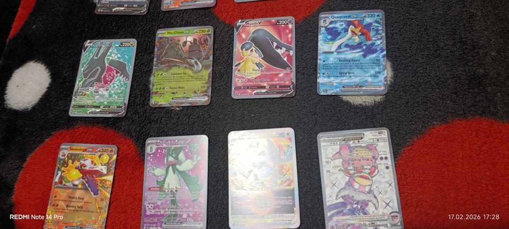 Set de 16 cărți pokemon