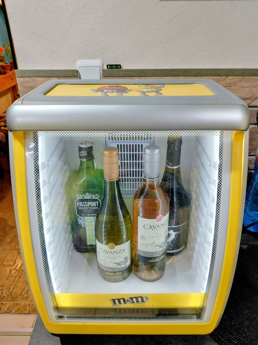 Мини бар-хладилна витрина