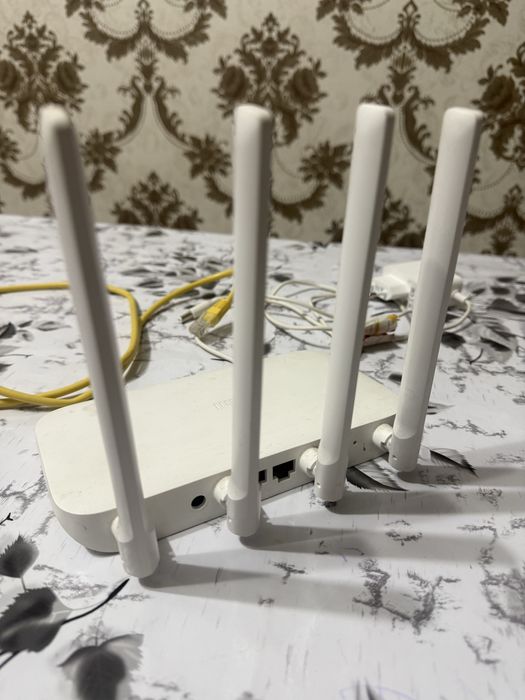 Продается вай фай Mi Router 4C global