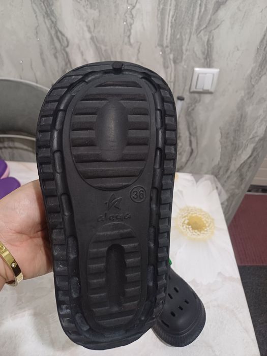 Продаётся для мальчика кроксы