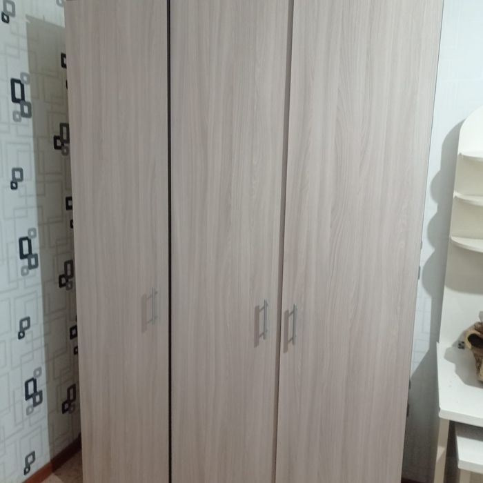 Продам мебель б/у, и морозильник