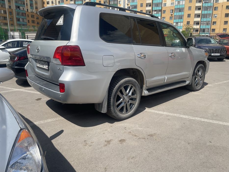 Тойта Ланд Крузер