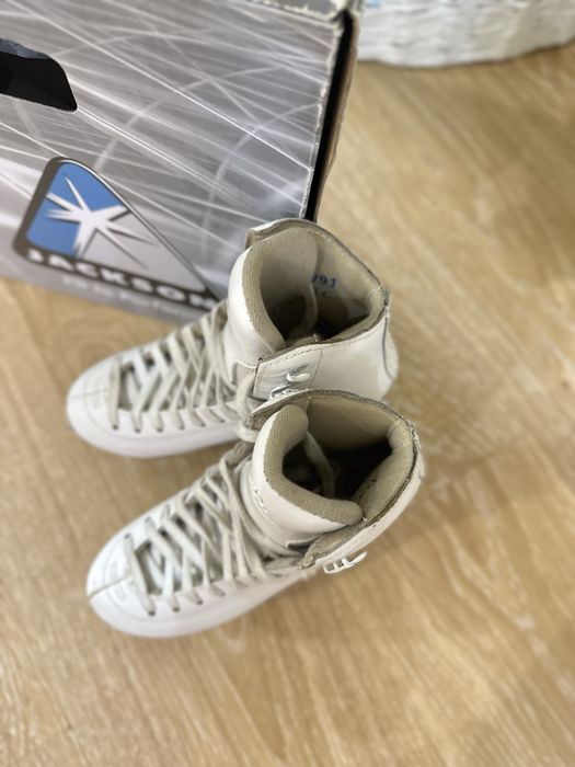 Профессиональные коньки Jackson