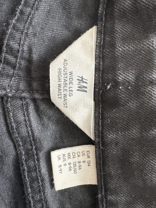 Продам детские джинсы.