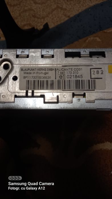 Casetofon auto BLAUPUNKT  MP3 + grilă bord Peugeot 206