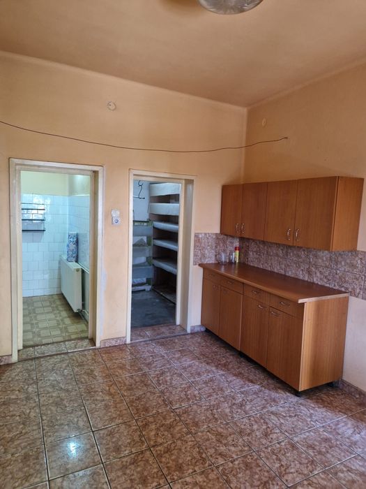 Casă de vânzare în Lipova, jud. Arad – zonă centrală, 250 m²