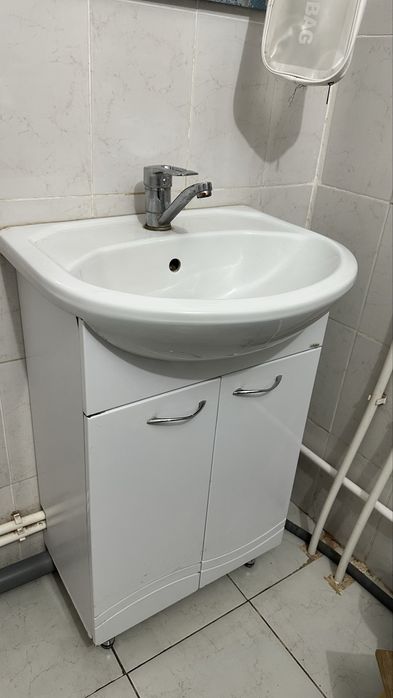 Продам раковина с тумбой б/у