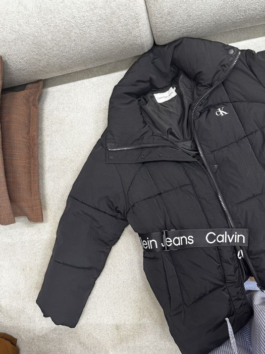 Продам женскую зимнюю куртку Calvin Klein