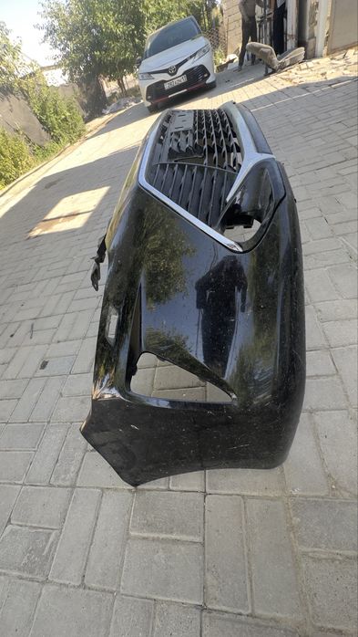 Продам бампер на тайота 55