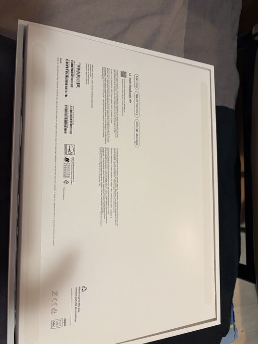 MacBook Air M4 (2025г.)Цвят-Starlight.ПОДАРЪК MAGICMOYSE