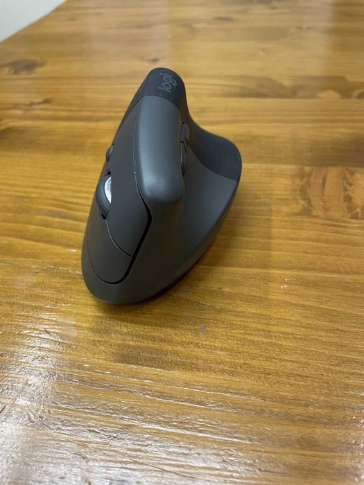 Мишка Logitech - Lift Vertical Black wireless/USB