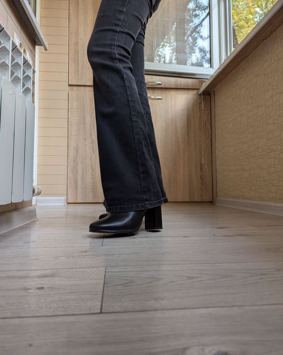 Кожаные ботинки.