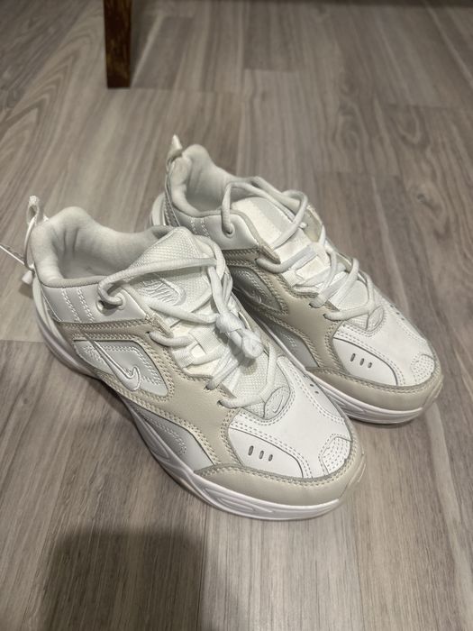 Nike кроссовки бежевые