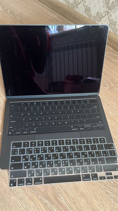 Кепілдікпен Apple MacBook