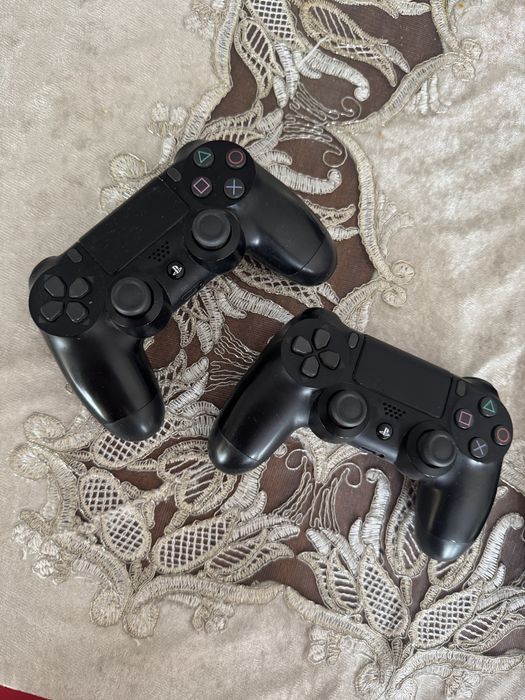 Vand ps 4 cu jocuri incluse