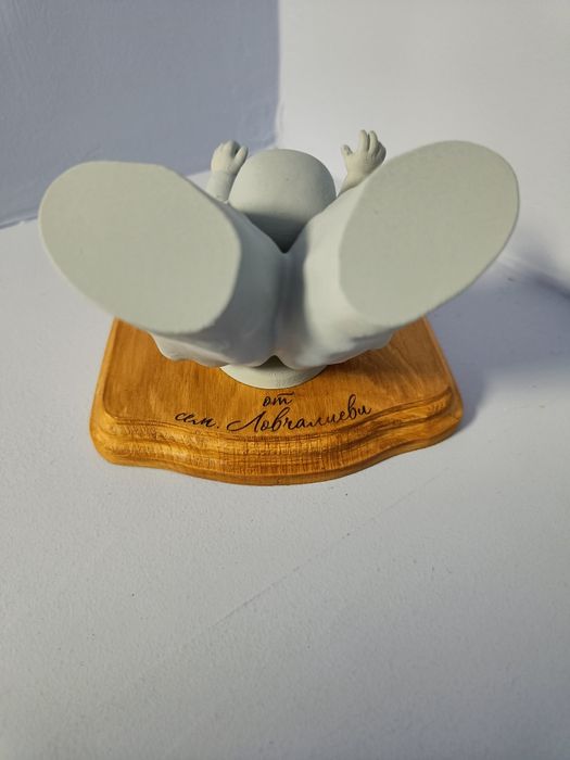 Статуетка, подходящ подарък за гинеколог