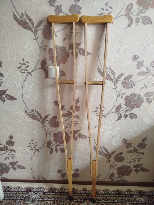 Костыли деревянные  Култик таек Хасса  Qõltiqtayoq Hassa Kostil sotama