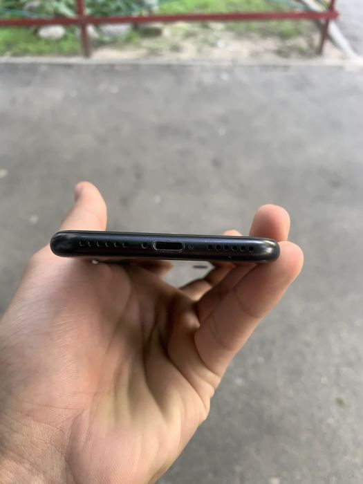 iPhone SE 3 2023