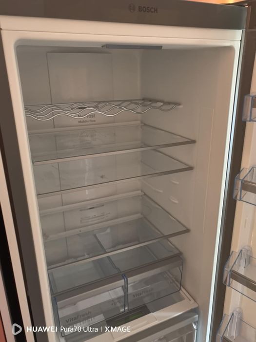 Продавам Хладилник с фризер Bosch No Frost Инокс