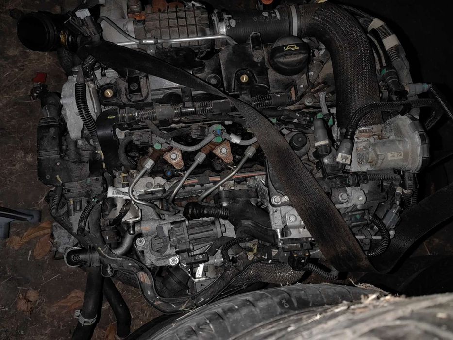 Цял оборудван двигател 1.4 68 коня Пежо на 20к км