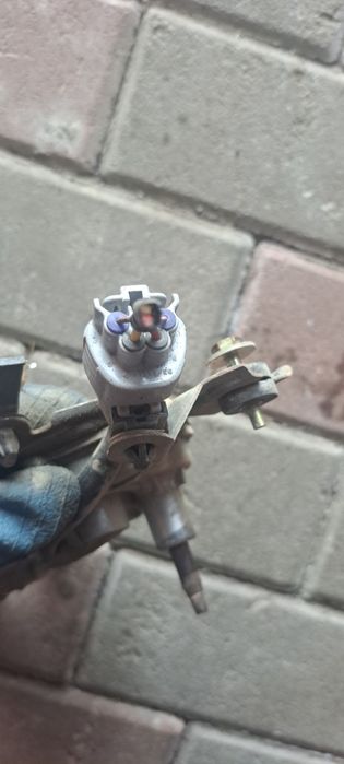 Моторчик дворника крышки багажника 4Runer 215