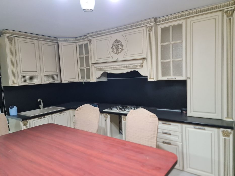 Кухонная мебель в отличном