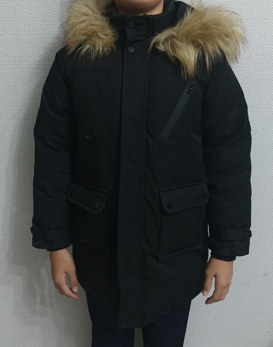 Продам зимнюю Куртку на мальчика