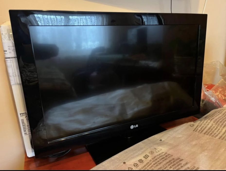 Tv Lg 81” (non smart)