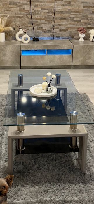 Дивани и холна маса